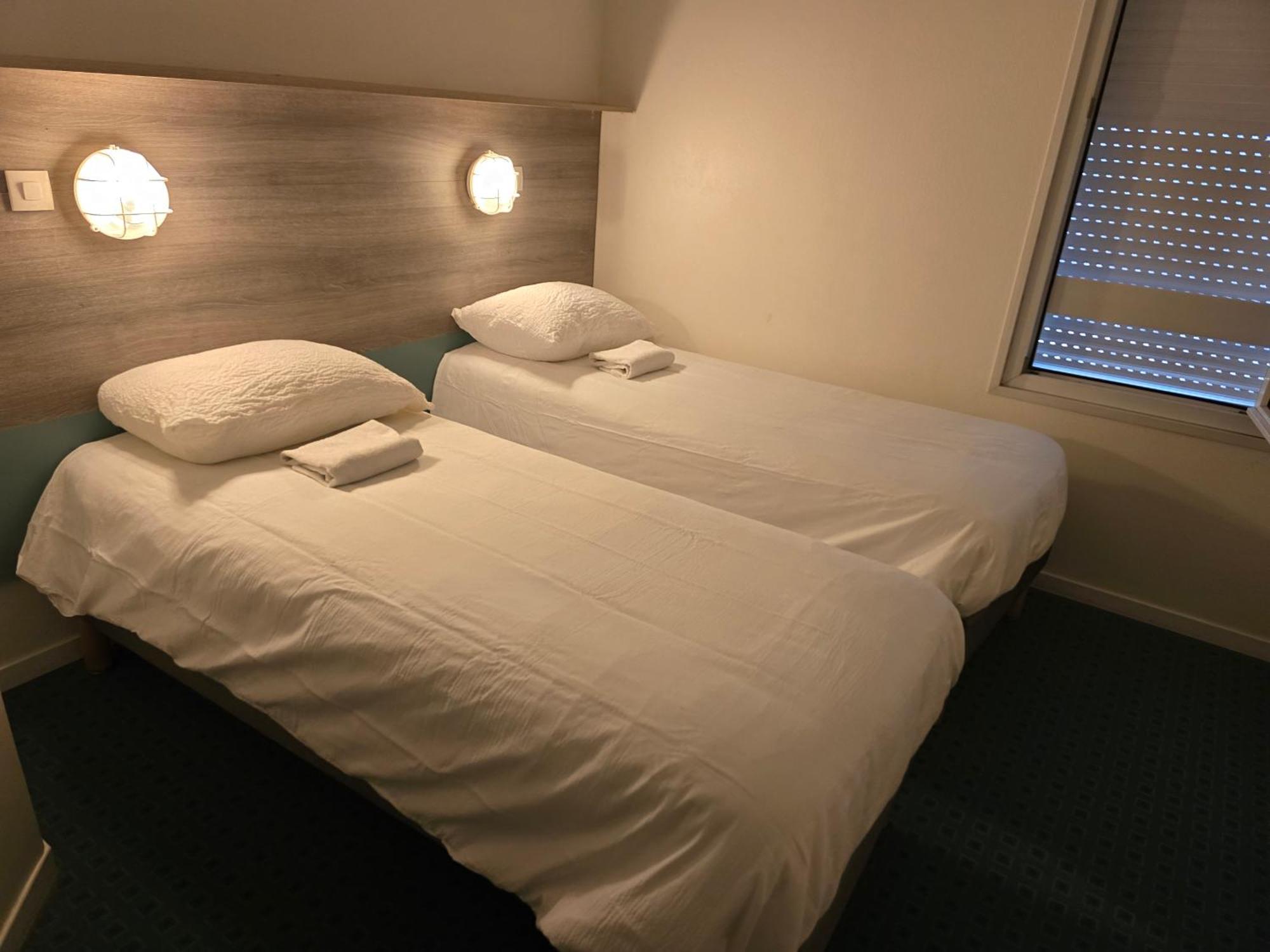 Brit Hotel Essentiel Poitiers Gare Du Futuroscope Jaunay-Clan Bagian luar foto