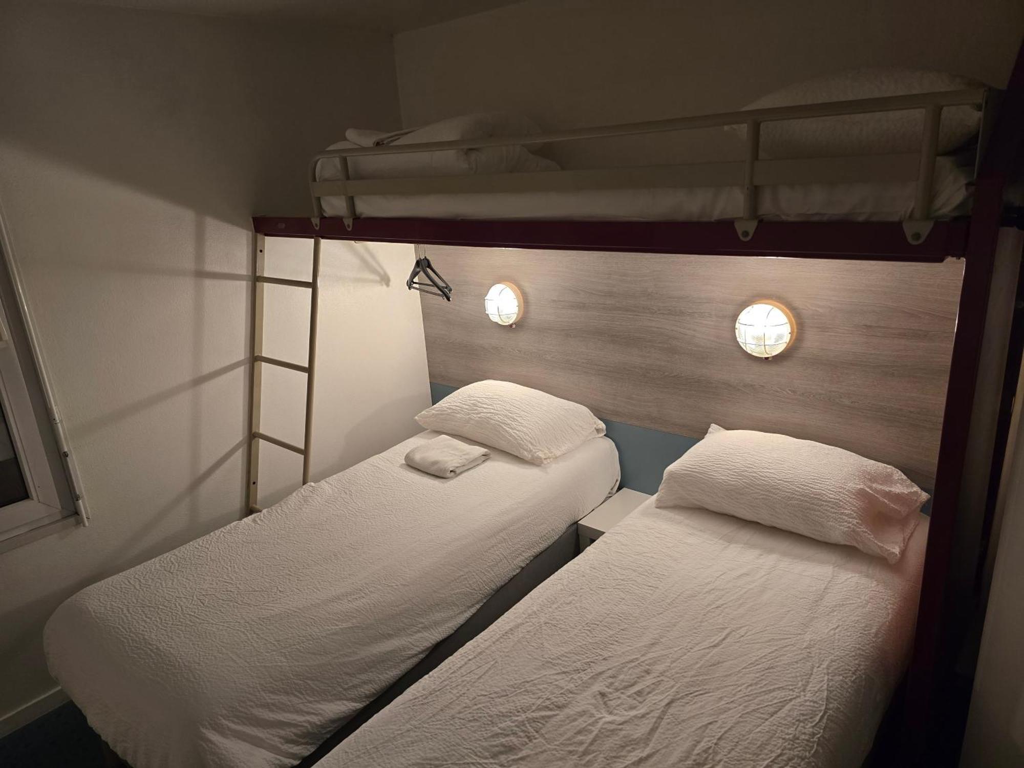 Brit Hotel Essentiel Poitiers Gare Du Futuroscope Jaunay-Clan Bagian luar foto