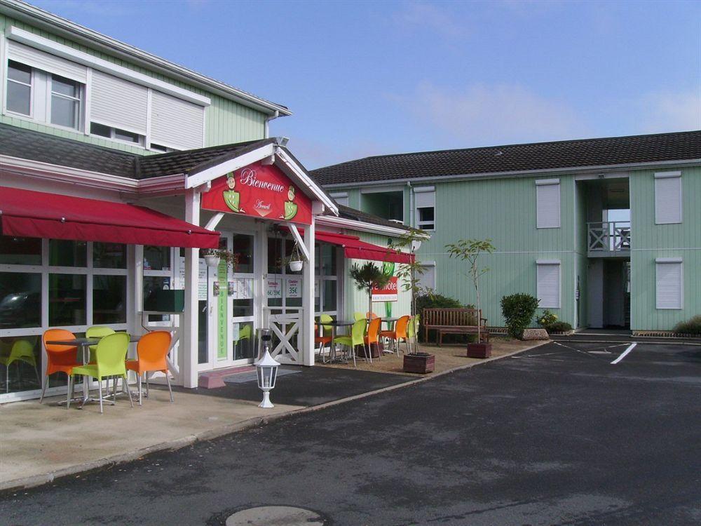 Brit Hotel Essentiel Poitiers Gare Du Futuroscope Jaunay-Clan Bagian luar foto
